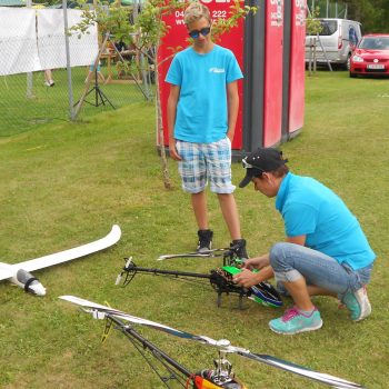 Modellhubschrauber Vorbereitungsarbeiten